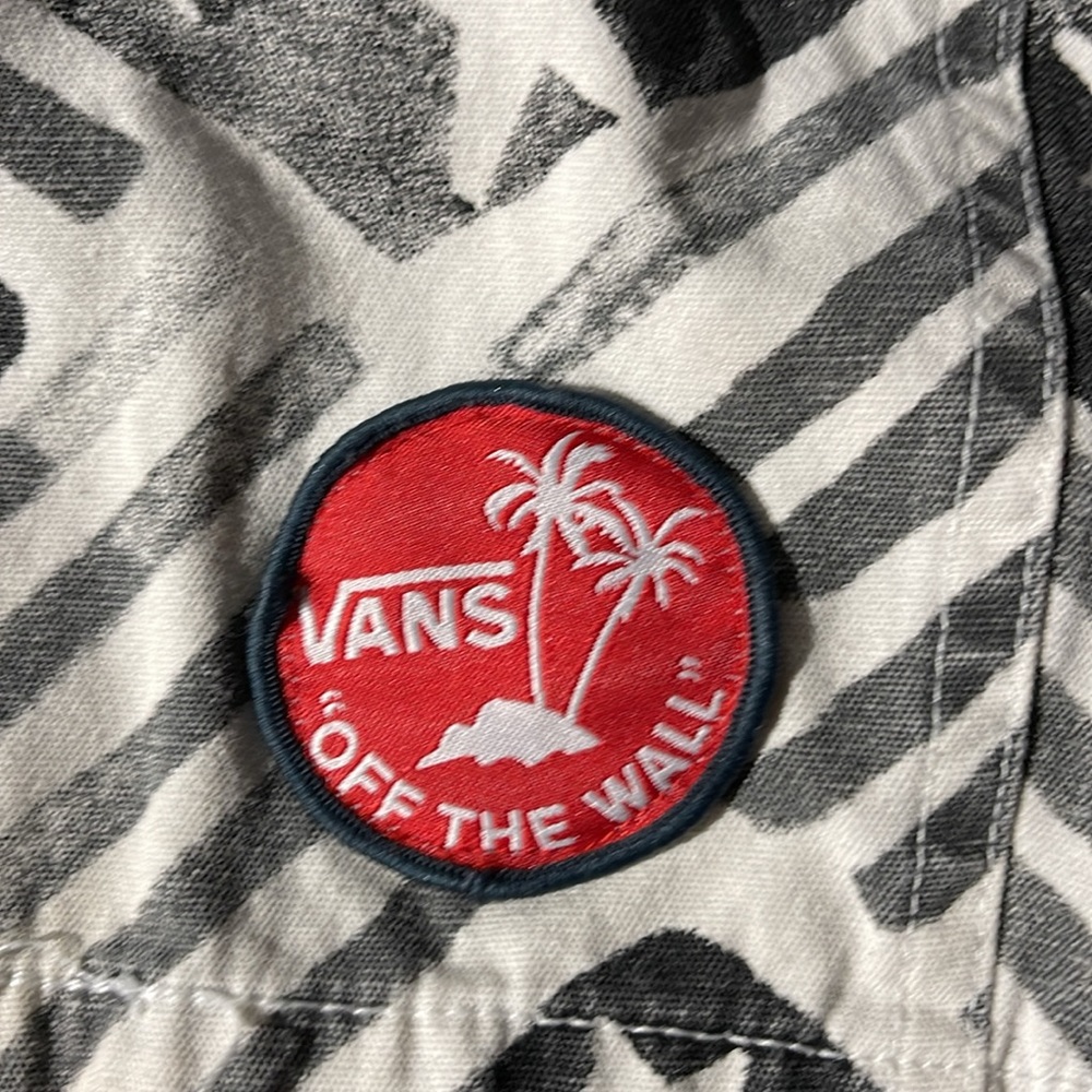 Vans OFF THE WALL Men’s Shorts. Size Small - Picture 3 of 3